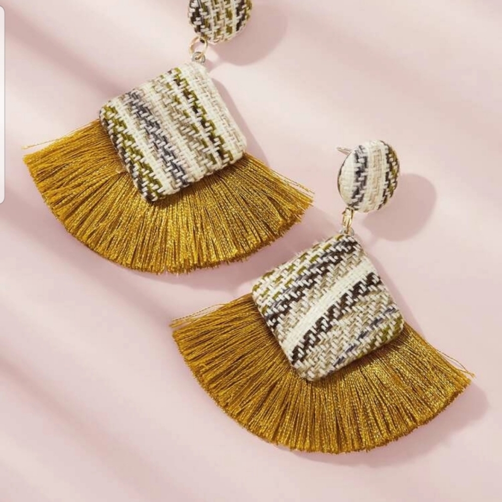 ◇Leslie◇ Tassel Earrings - Picture 3 of 4